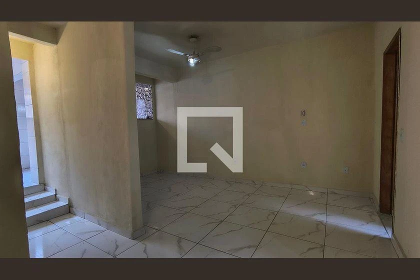 Rental apartment with 2 bedrooms and ceramic tile flooring