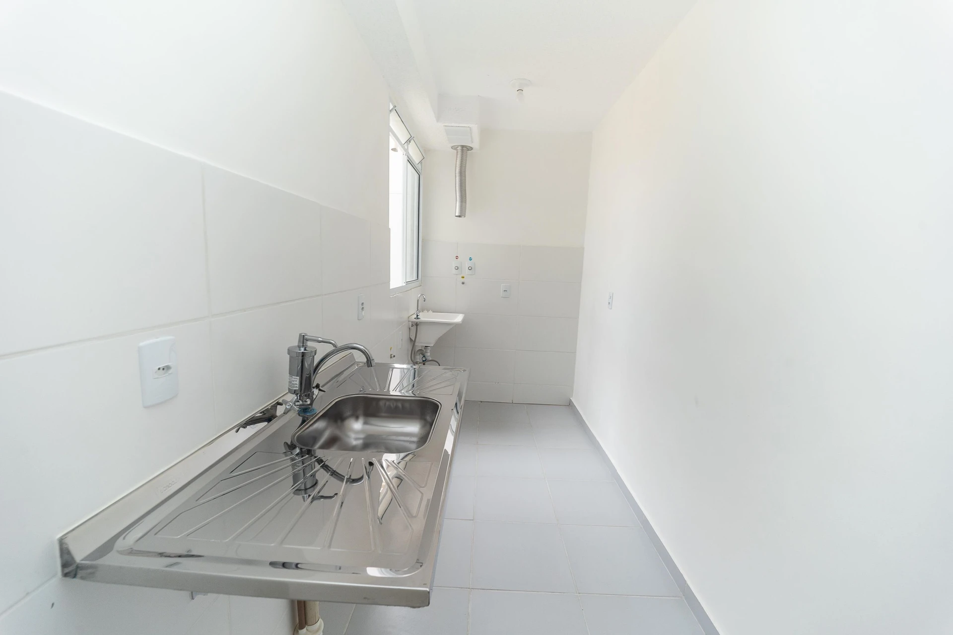 2-bedroom apartment in a building with a pool — photo 2