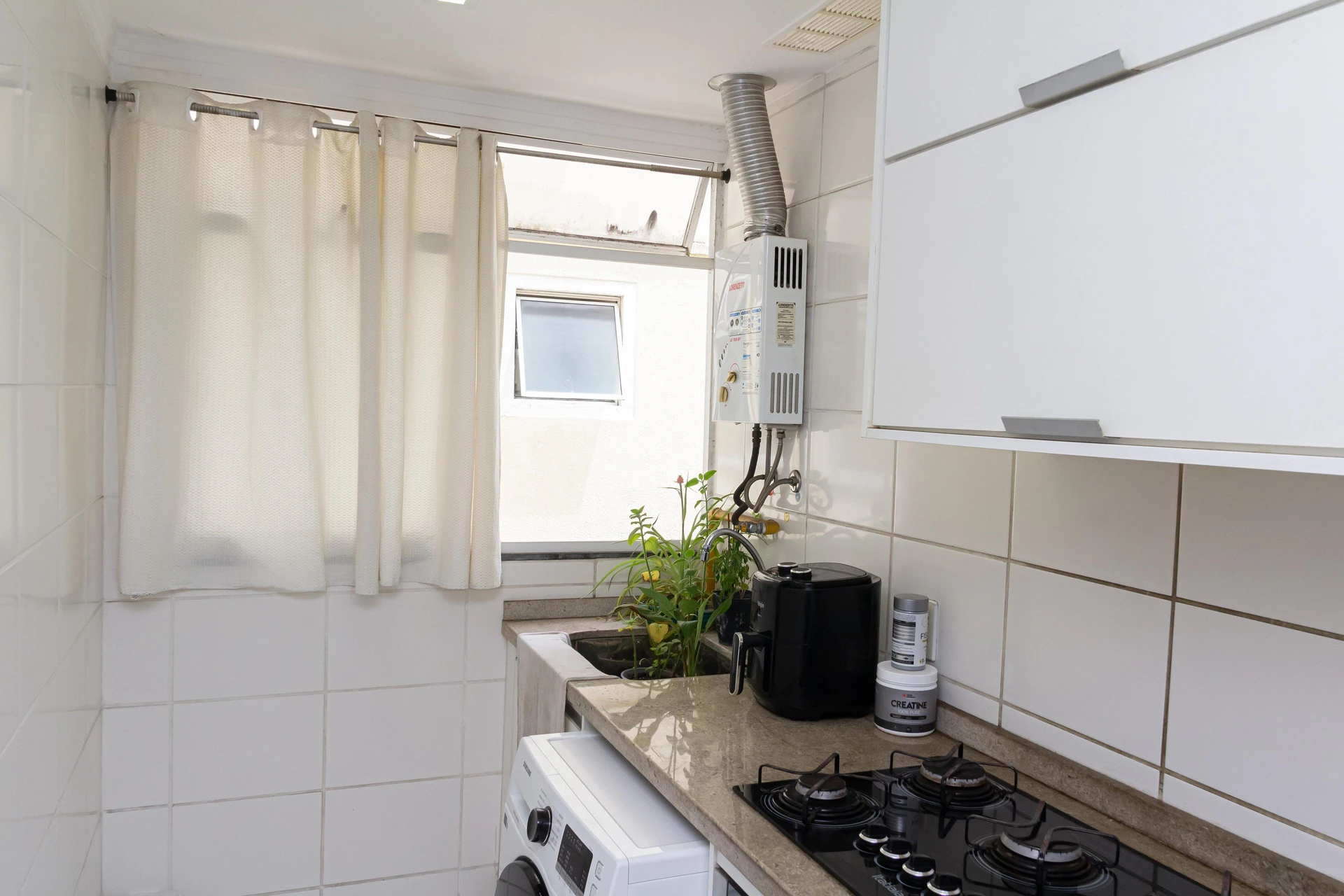 Apartamento mobiliado de 2 quartos em condomínio com piscina — photo 36