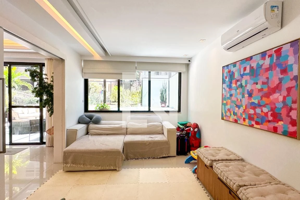4-bedroom apartment with floor-to-ceiling windows — photo 11