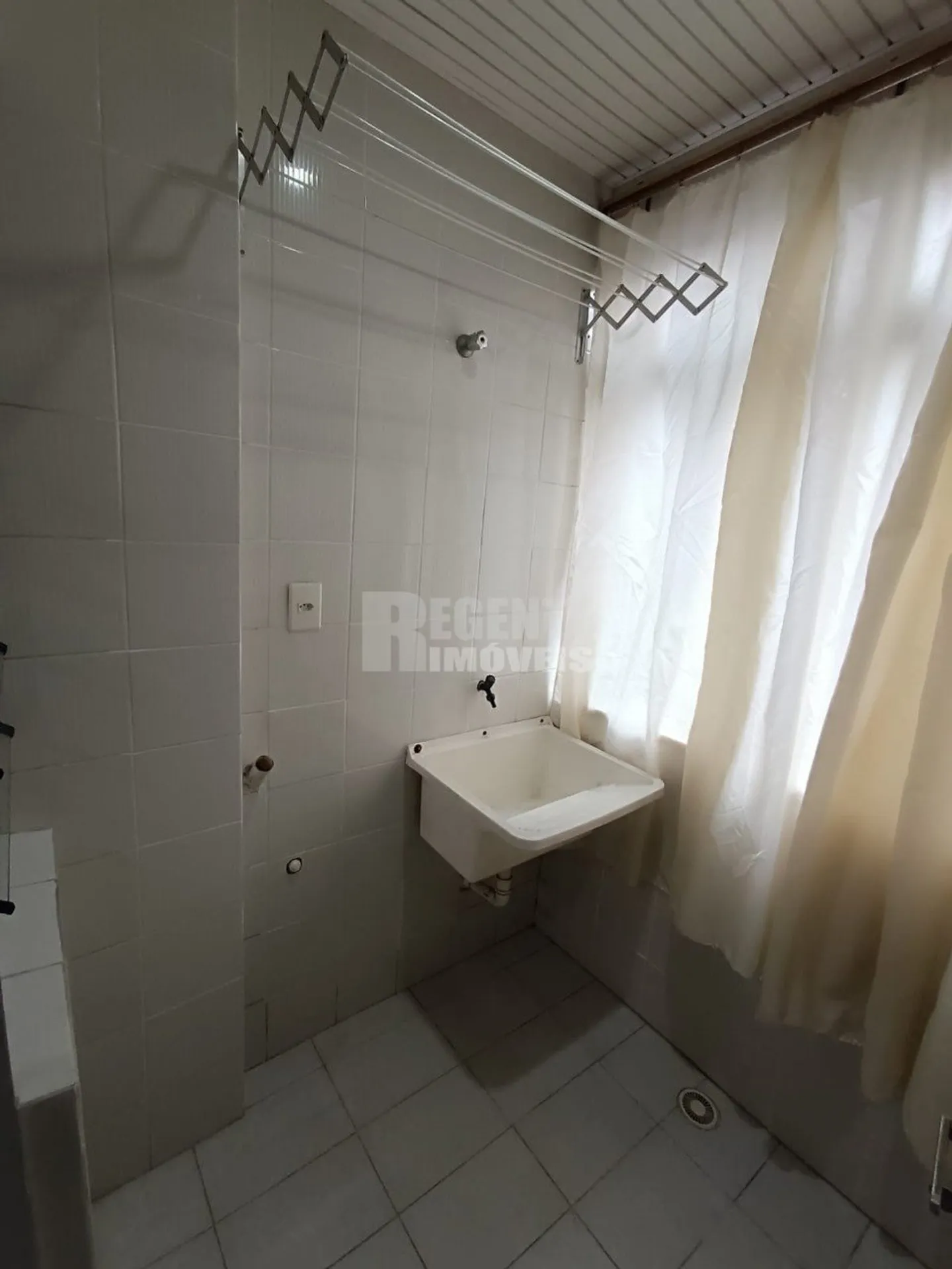 1-bedroom apartment with ceiling fans and balcony — photo 9