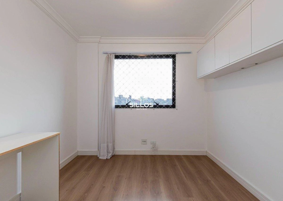 124 m² apartment with a bathtub and a walk-in closet — photo 28