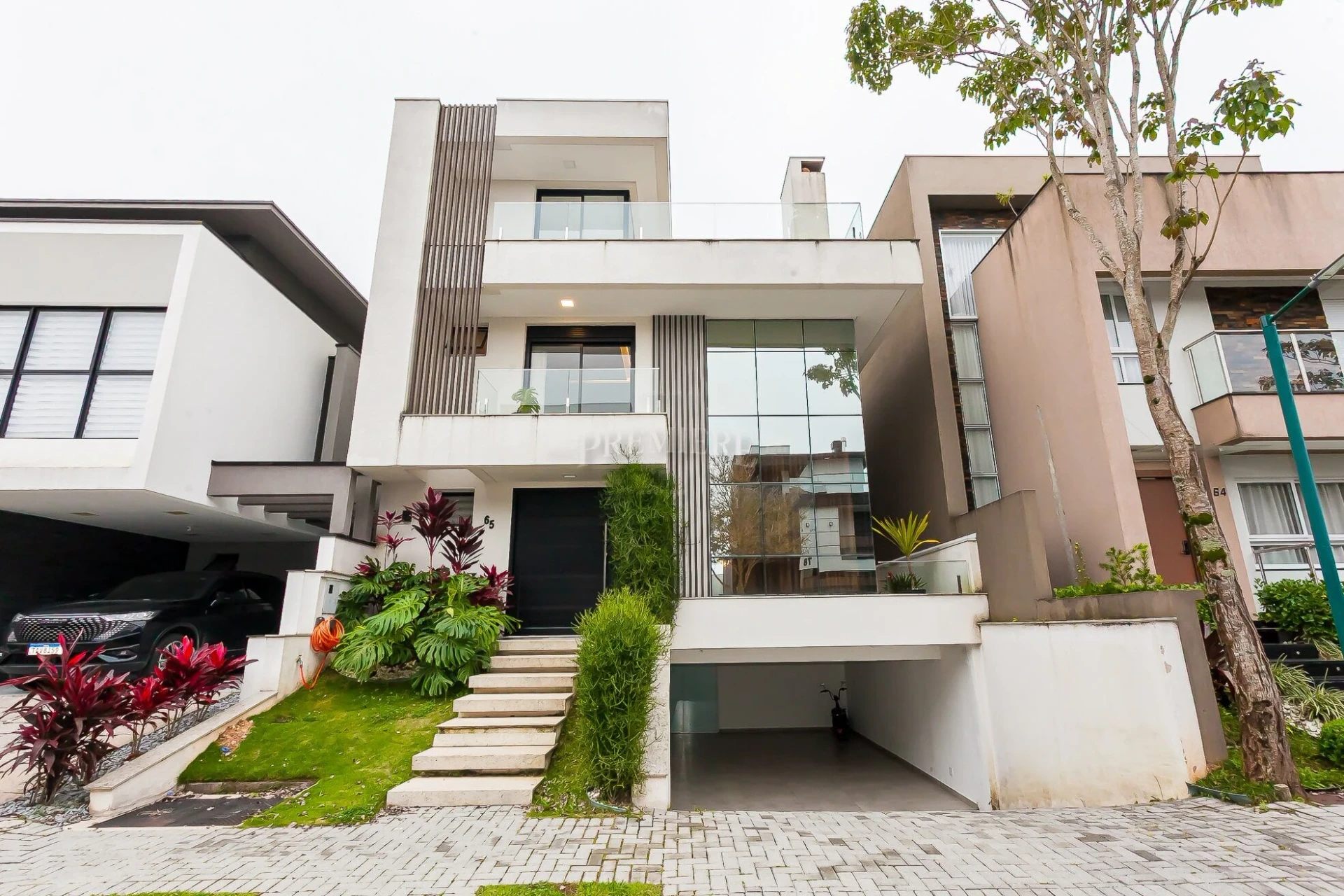 4-bedroom house with a home office in Curitiba — photo 12