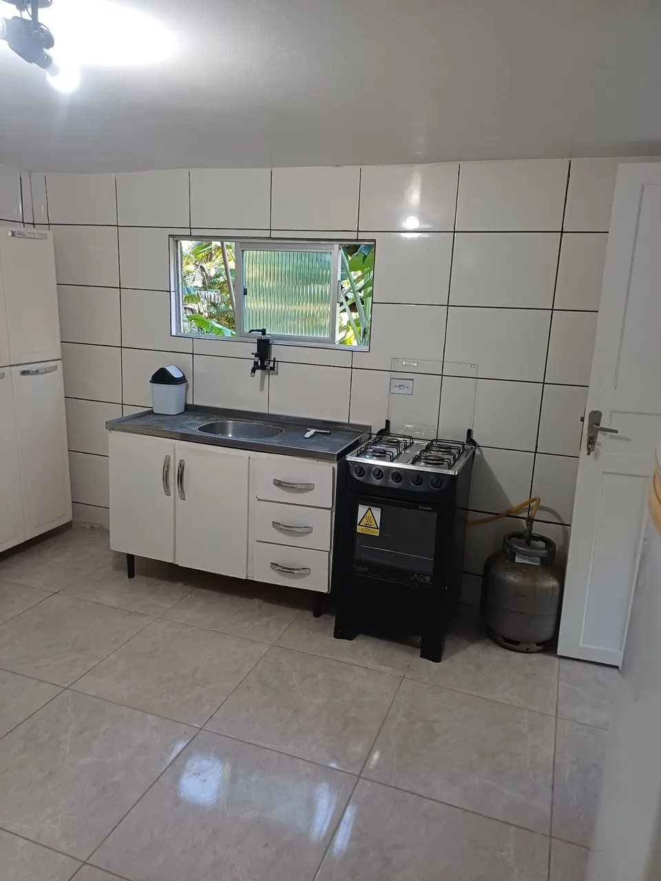 Unfurnished studio with 1 bedroom and 1 bathroom