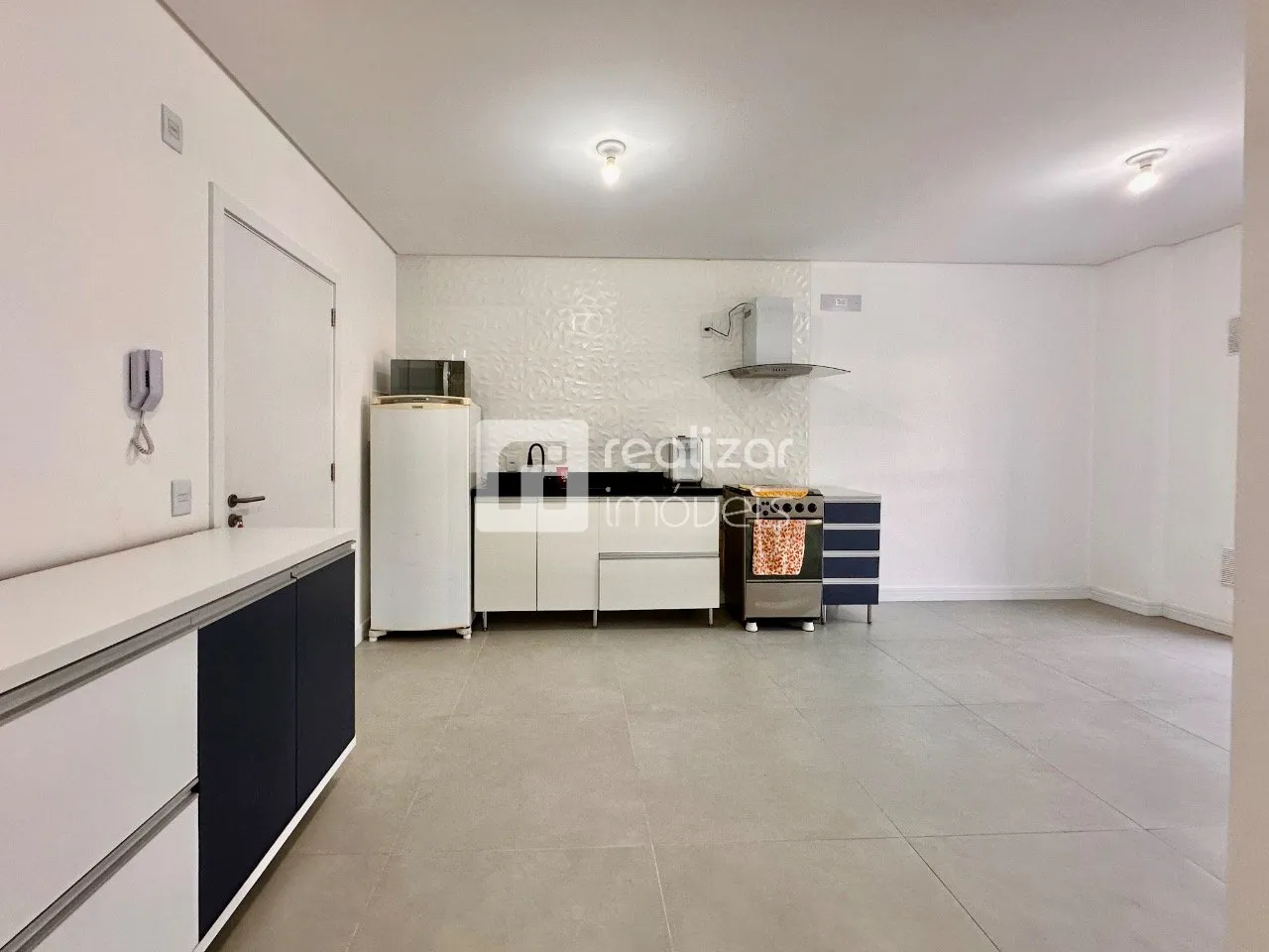 Furnished 2-bedroom apartment with integrated kitchen — photo 4
