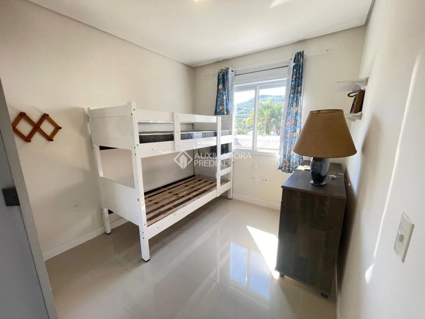 Apartamento amueblado de 3 dormitorios con cocina abierta — photo 16