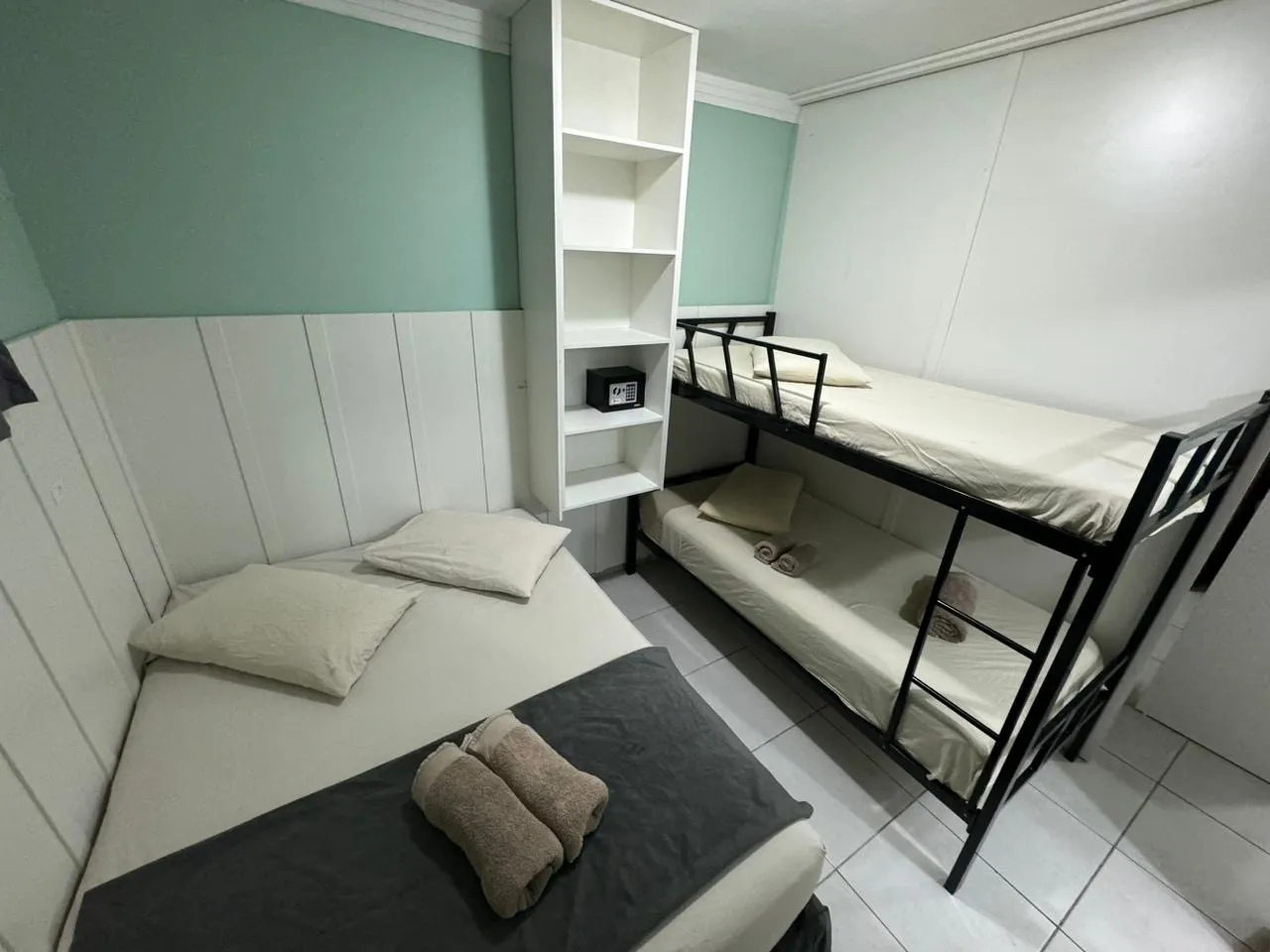 Furnished studio with 1 bedroom, 1 bathroom and parking — photo 4