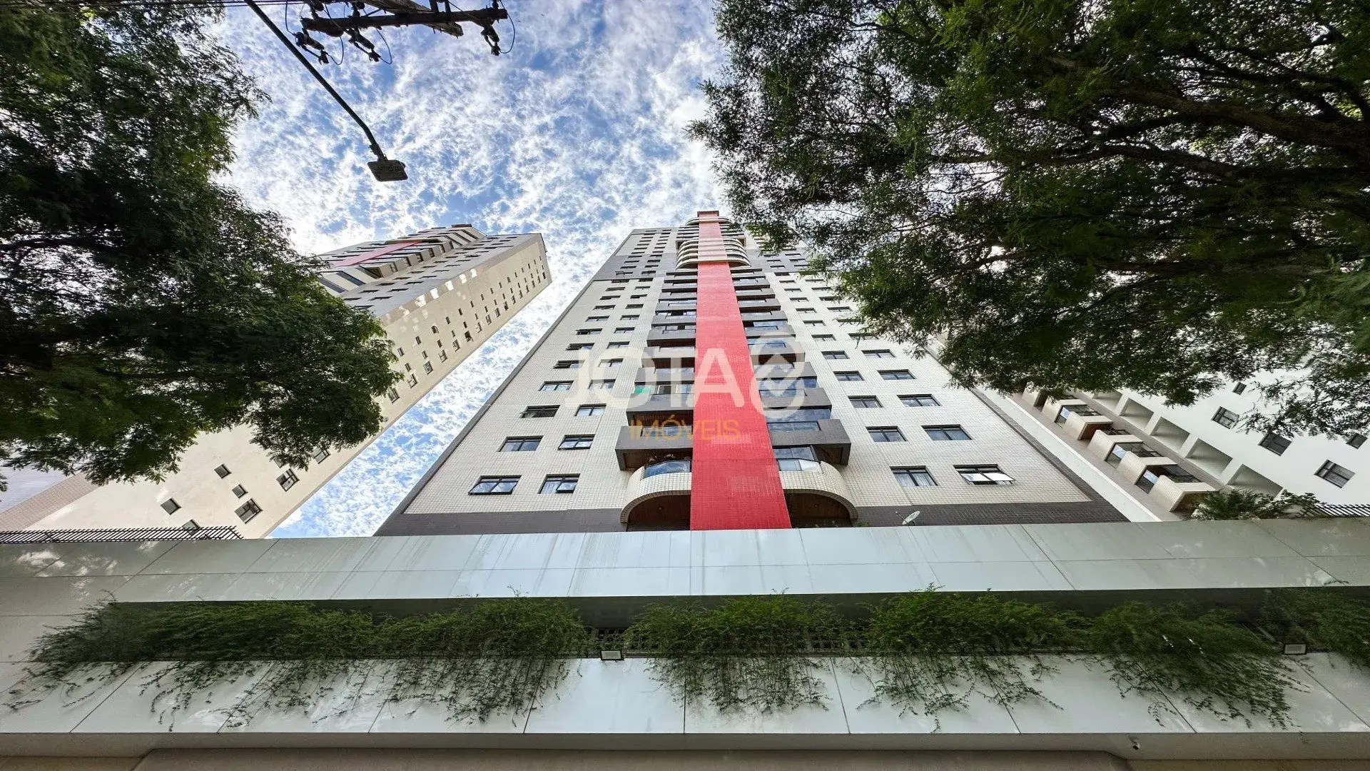 112 m² apartment with 3 bedrooms and a balcony — photo 25
