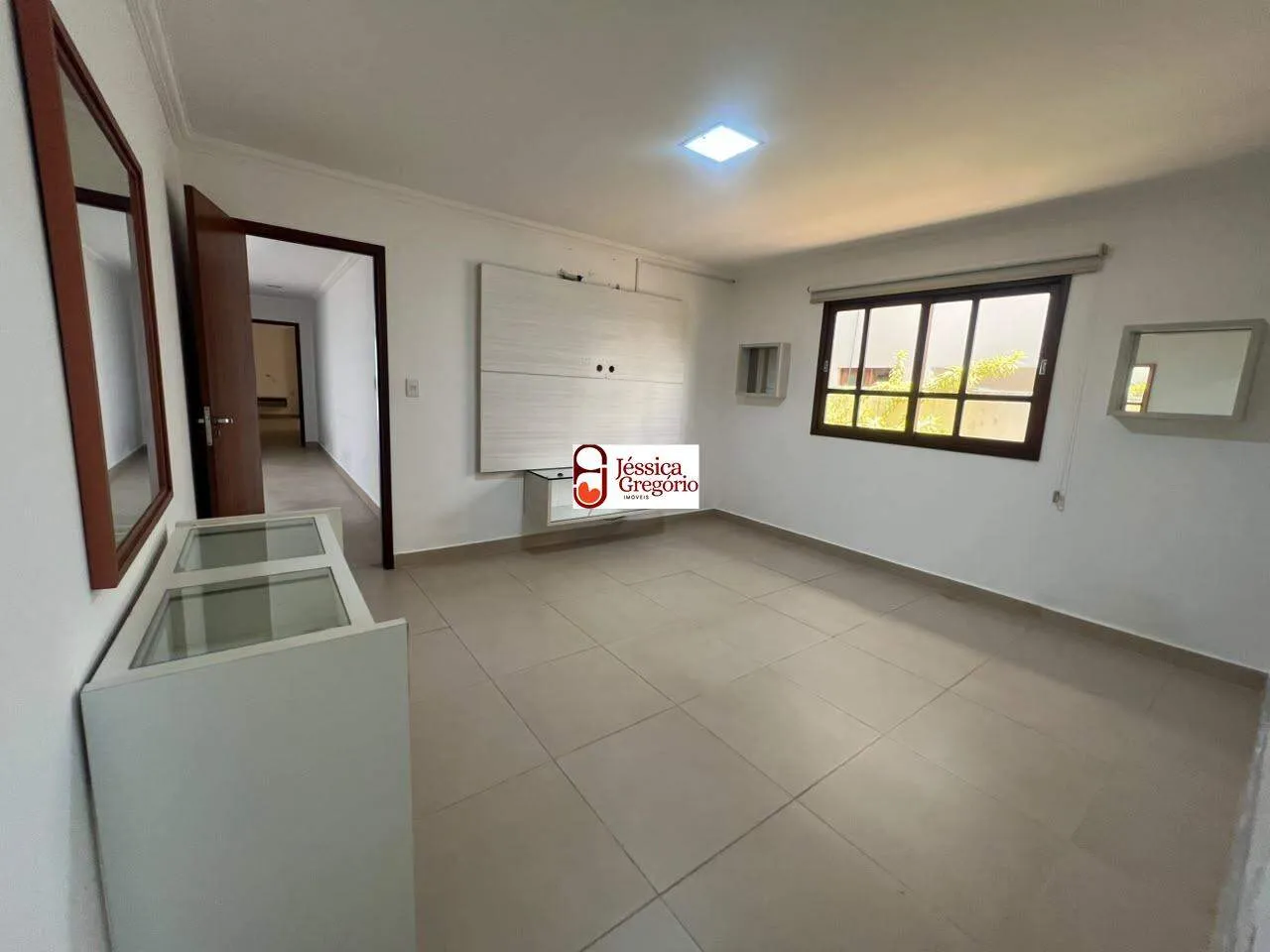 Сад и 4 спальни: дом 240 м² — photo 3