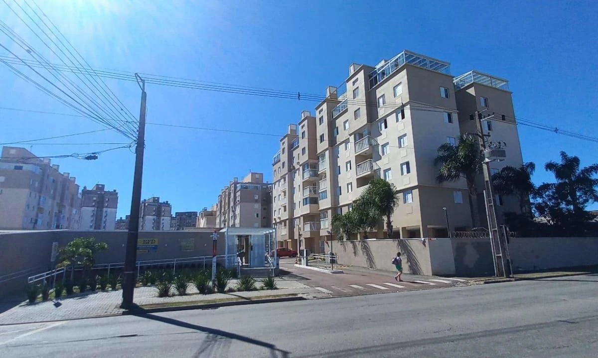 2-bedroom apartment with a home office in Curitiba — photo 17