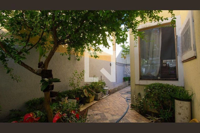 235 m² house with 4 bedrooms and a gas open-plan kitchen — photo 49