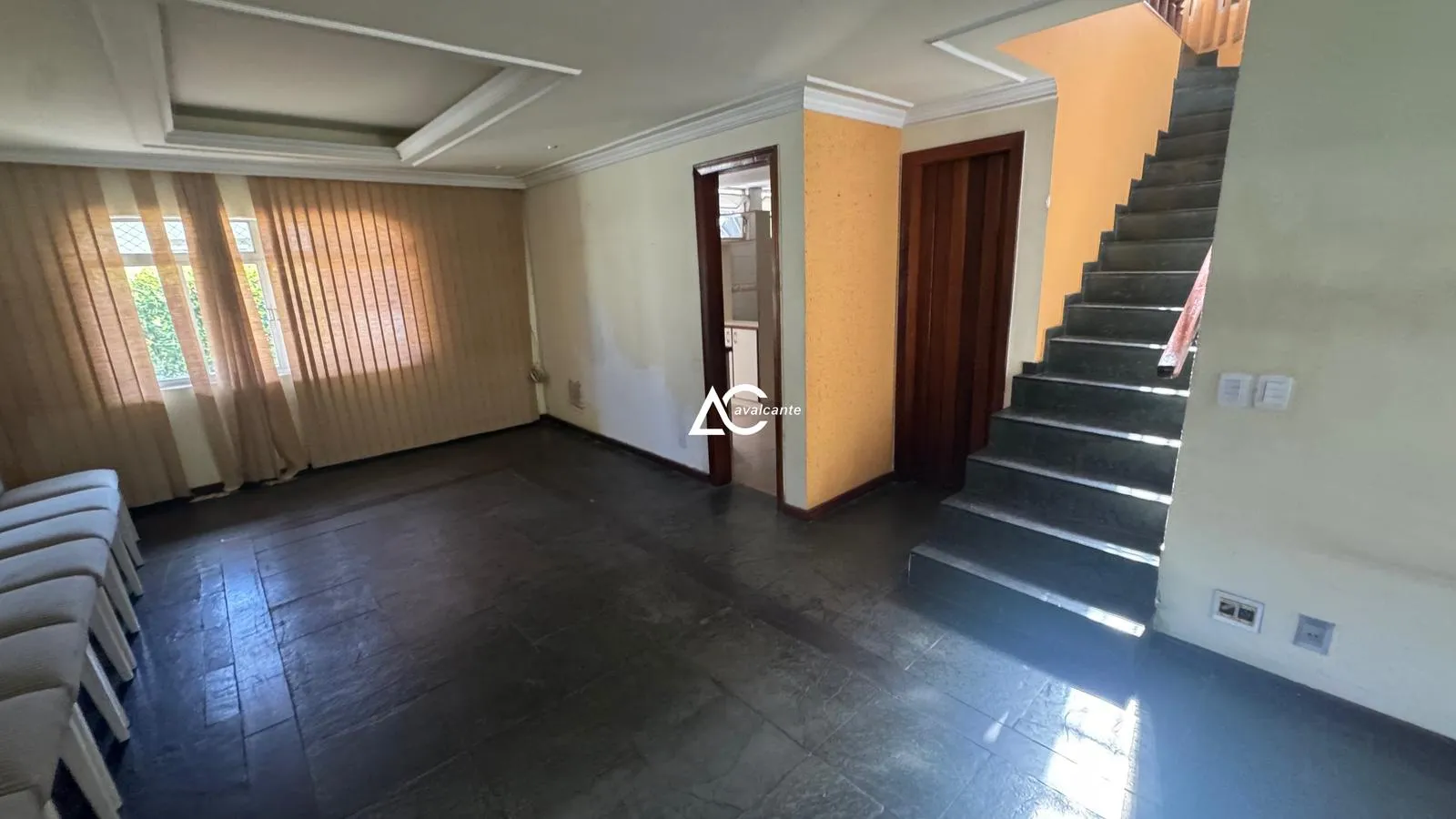 Furnished duplex house with 4 bedrooms and 600 m² — photo 53