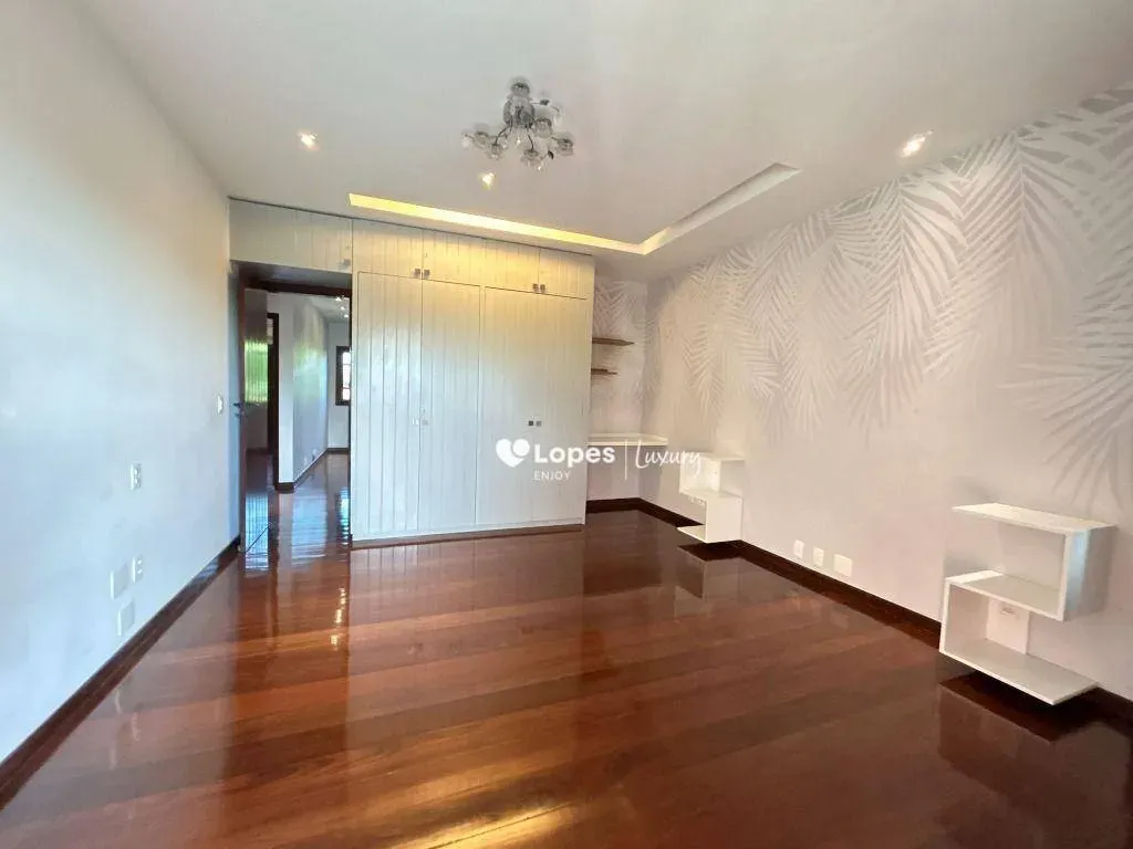 House with 5 en-suite bedrooms and an open gas kitchen — photo 28