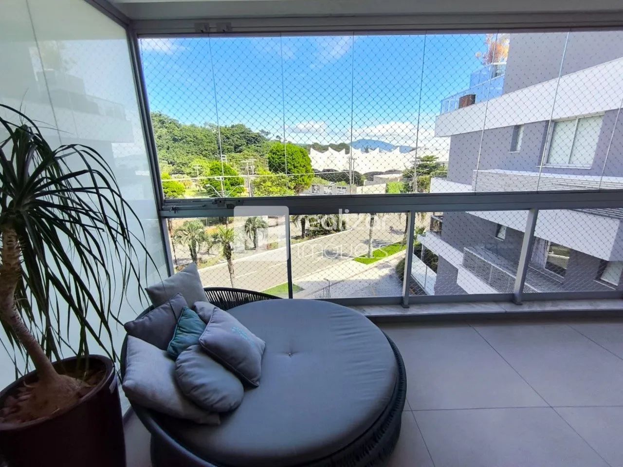 Furnished 3rd-floor apartment with 2 en-suites 170 m² — photo 16
