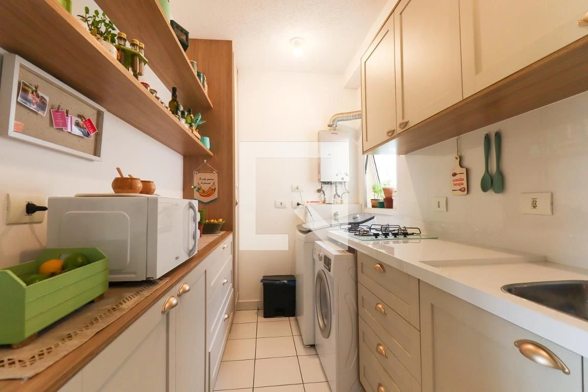 2-bedroom apartment with a glass-enclosed balcony — photo 24