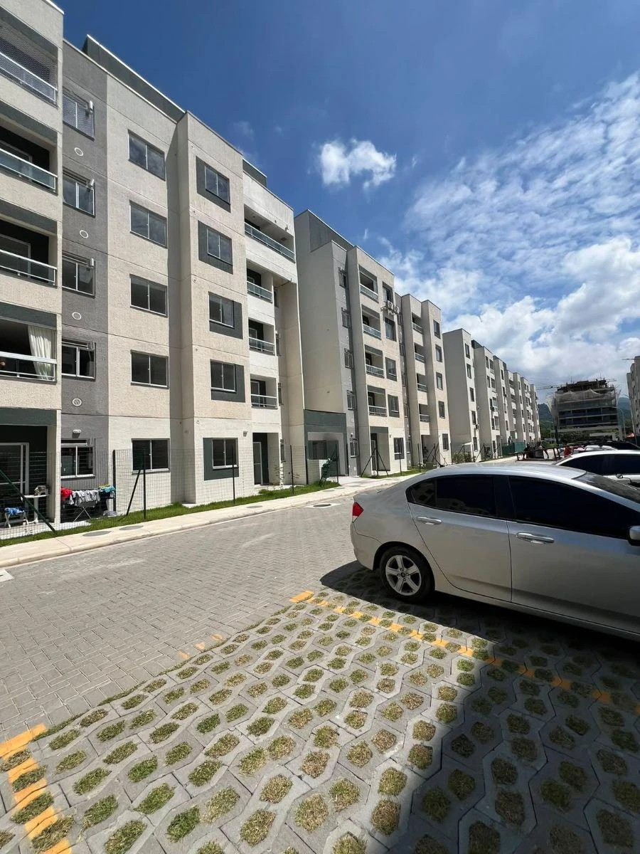 2-bedroom apartment in a building with a pool — photo 11