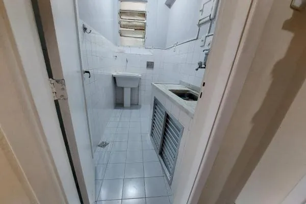 One-bedroom apartment with a mountain view — photo 15