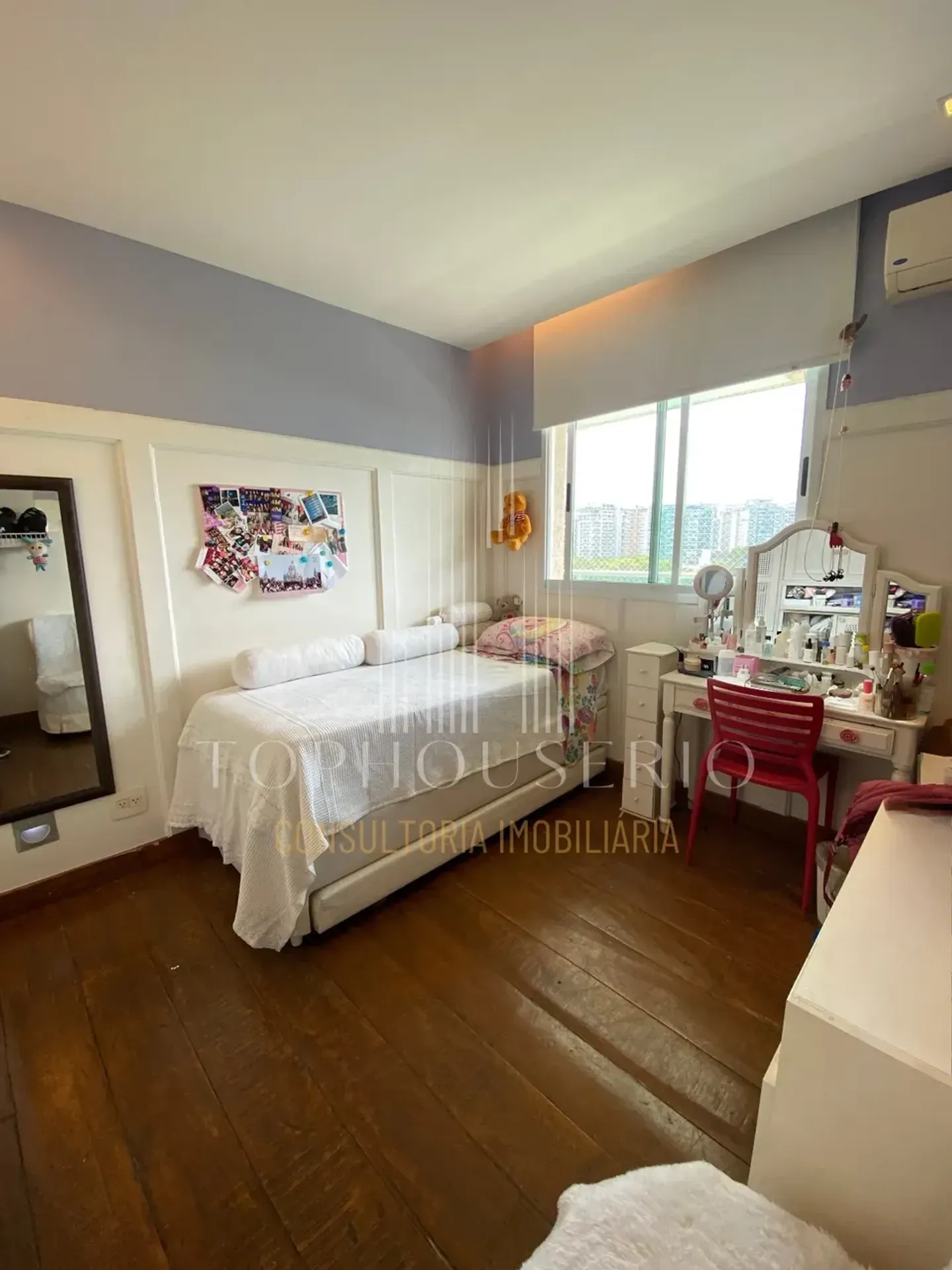 Furnished penthouse with 3 bedrooms and 4 bathrooms — photo 32