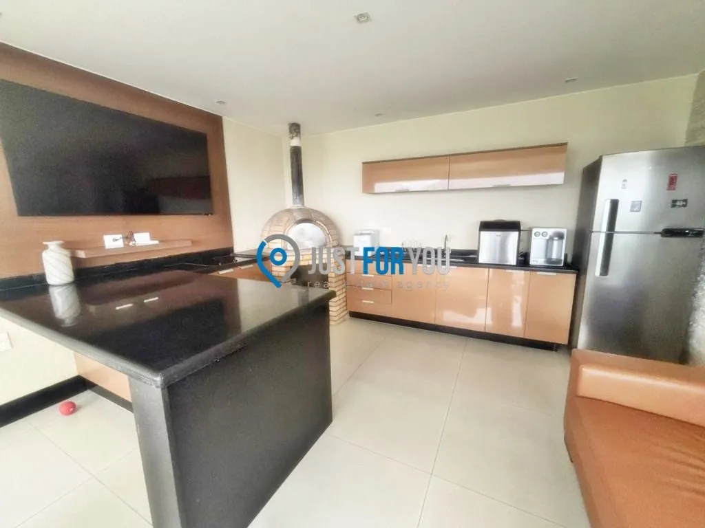 4-bedroom apartment with a mountain view in Rio de Janeiro — photo 2