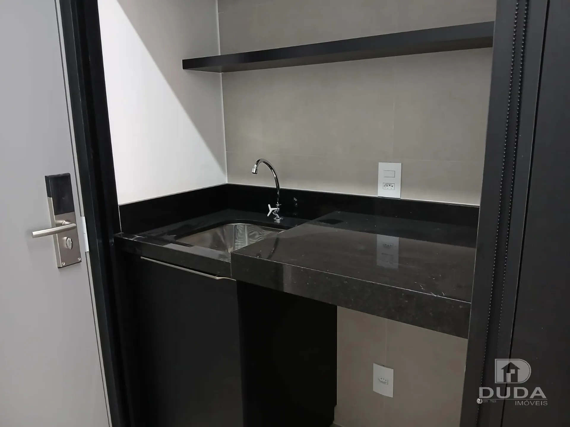 Furnished 33 m² studio on the 4th floor — photo 8