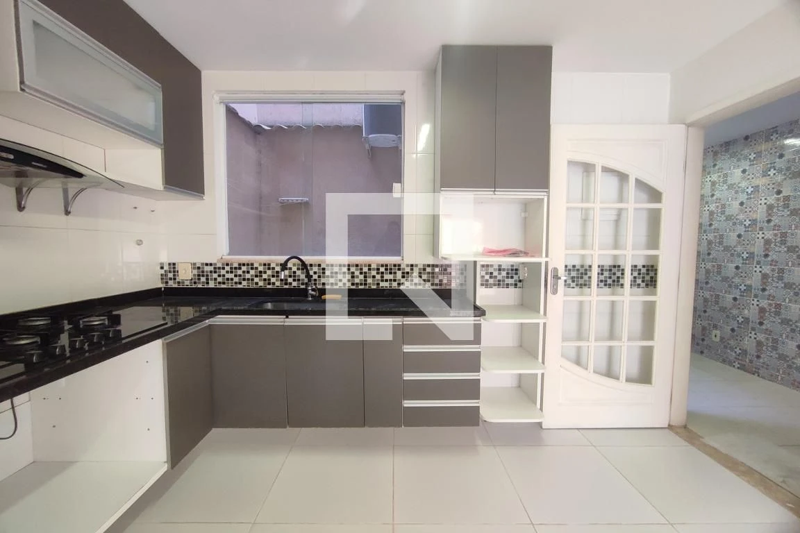 Unfurnished house with 3 bedrooms and 4 bathrooms — photo 38