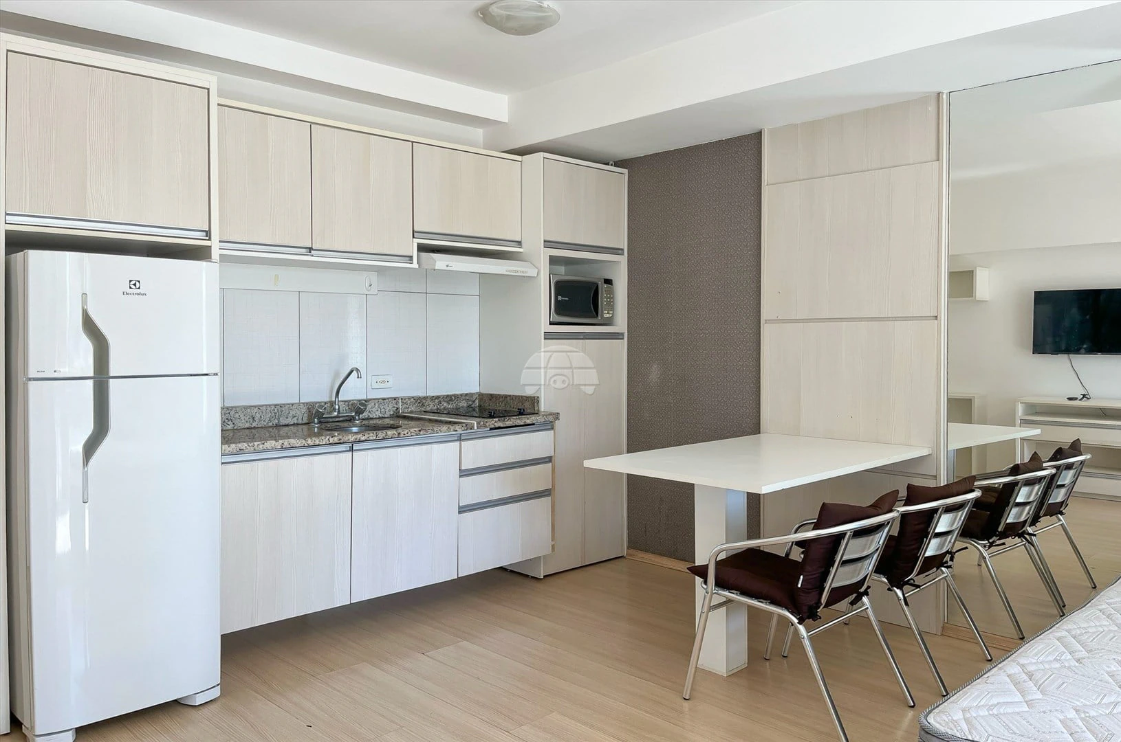 Студия 33 м² с кухней открытой планировки и 1 ванной — photo 6