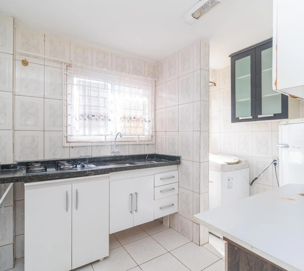 2-bedroom apartment with a washing machine in Curitiba — photo 6
