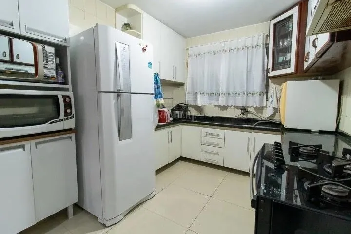 4-bedroom house with shared BBQ area — photo 10
