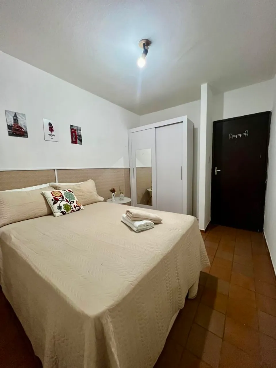 Unfurnished 3-bedroom apartment with a balcony — photo 2