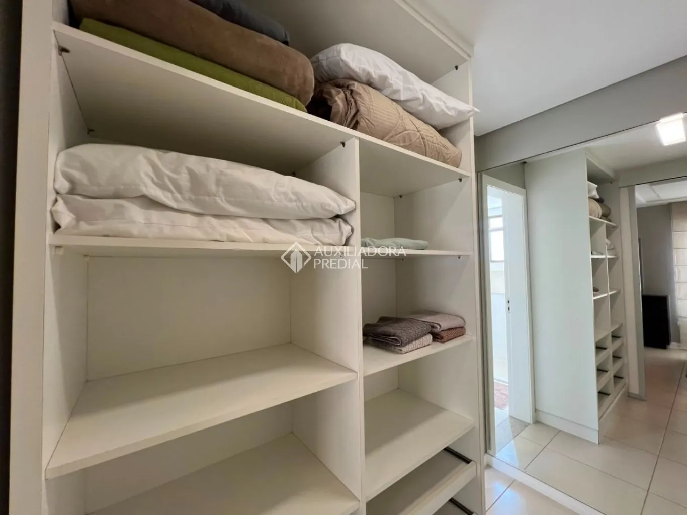 Apartamento amueblado de 2 dormitorios y cocina abierta — photo 20