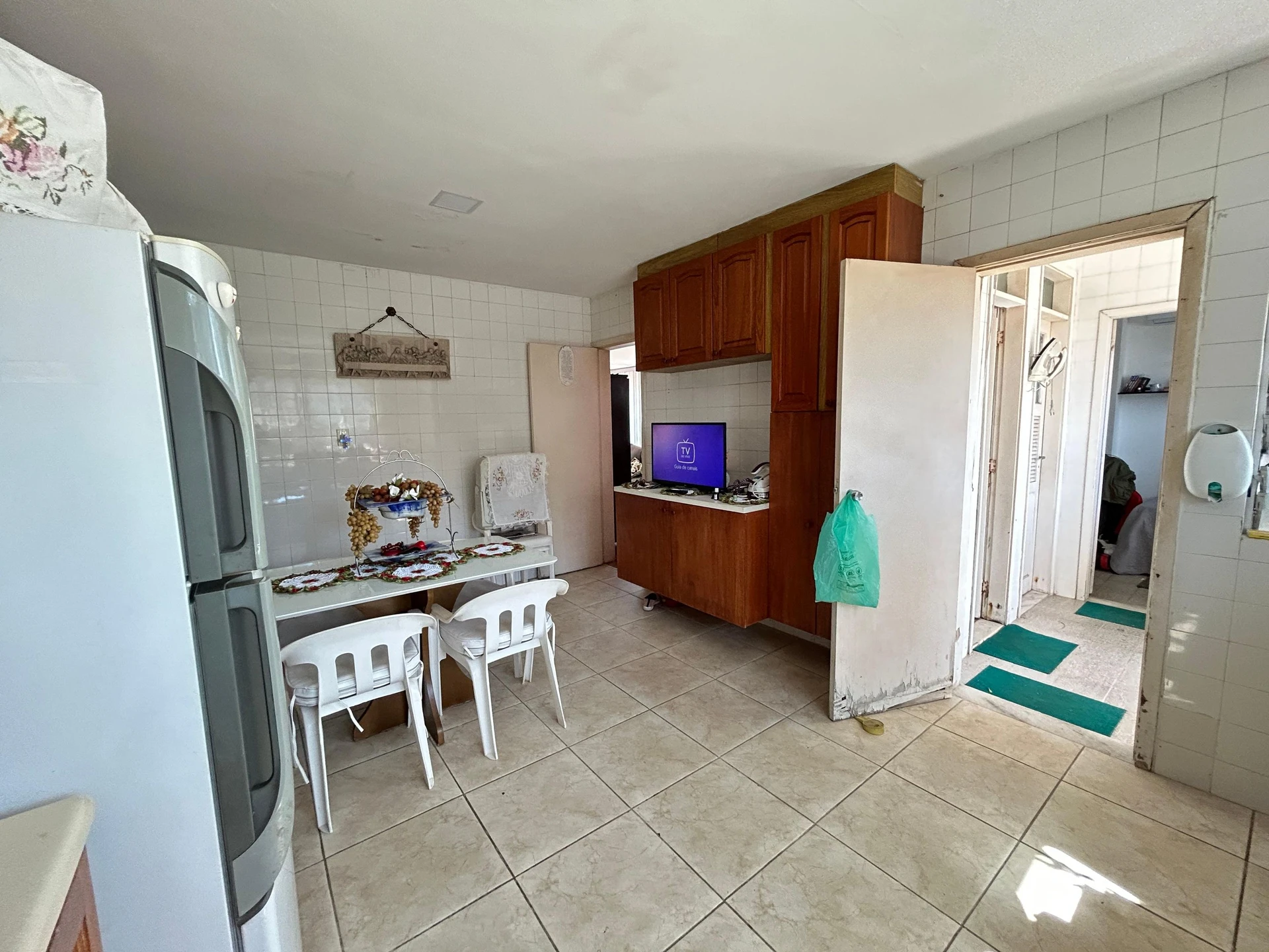Furnished 4-bedroom rental apartment with 5 parking spaces — photo 11
