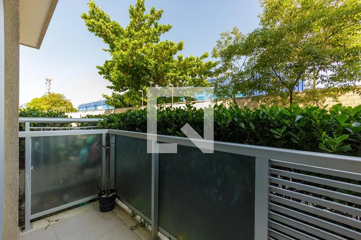 Furnished apartment with 2 bedrooms, 1 en-suite and balcony — photo 14