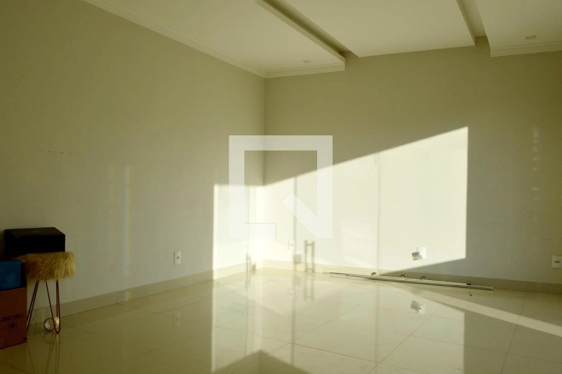 Casa de 5 quartos com 3 suítes e varanda fechada — photo 29