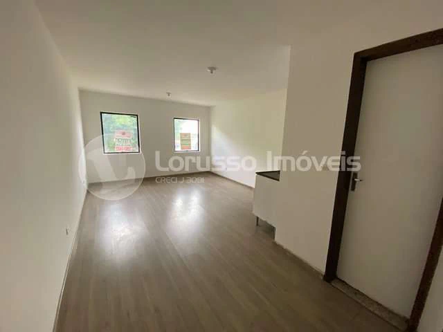 House with 1 bedroom and 1 bathroom, no parking