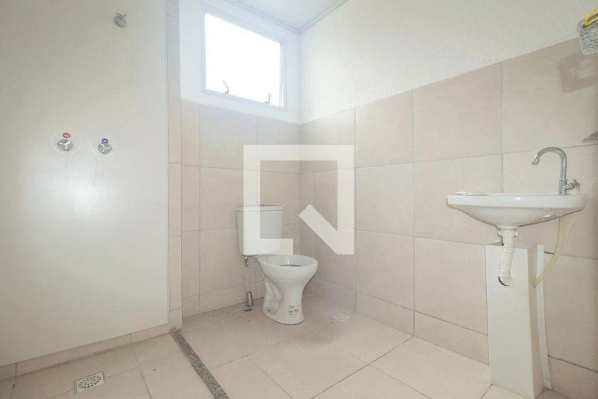 2-bedroom apartment in a building with a gym — photo 12