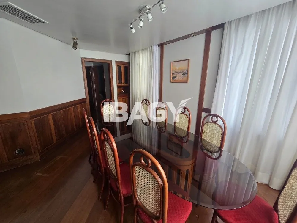 Furnished 512 m² apartment with a enclosed balcony — photo 36