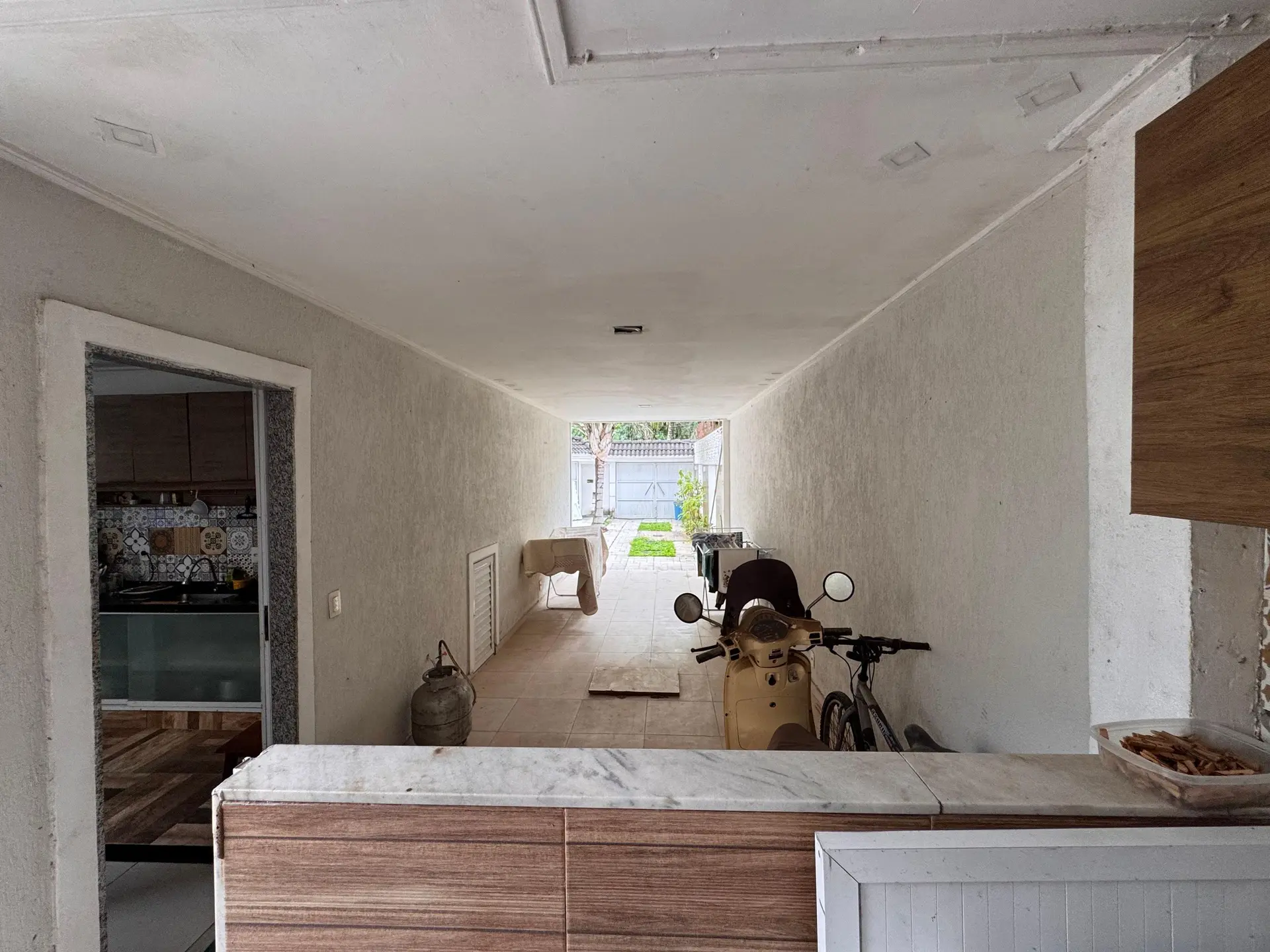 Furnished condo house with 3 bedrooms and laundry setup — photo 37