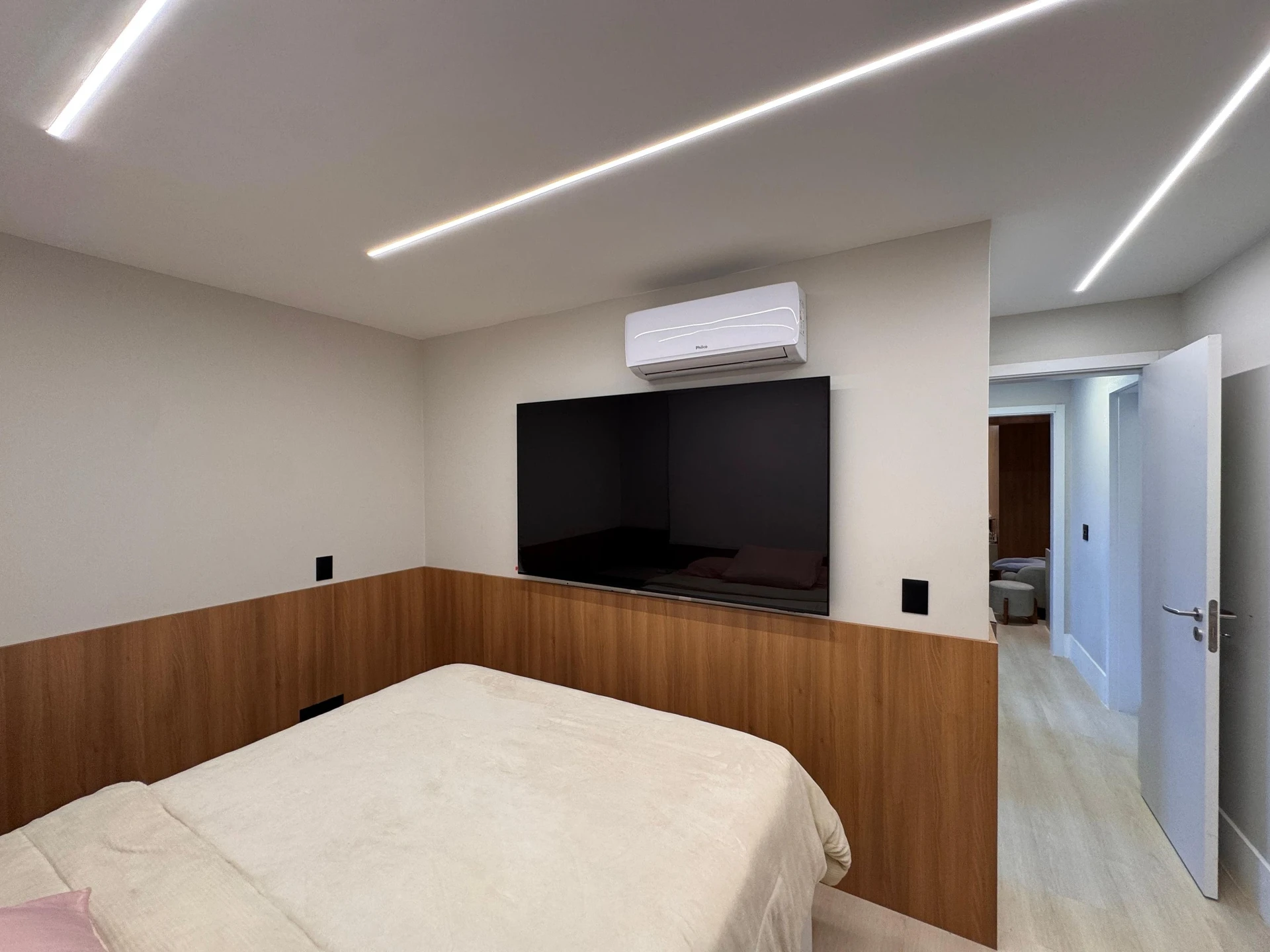 Будинок 280 м² із заскленим балконом та панорамними вікнами — photo 67