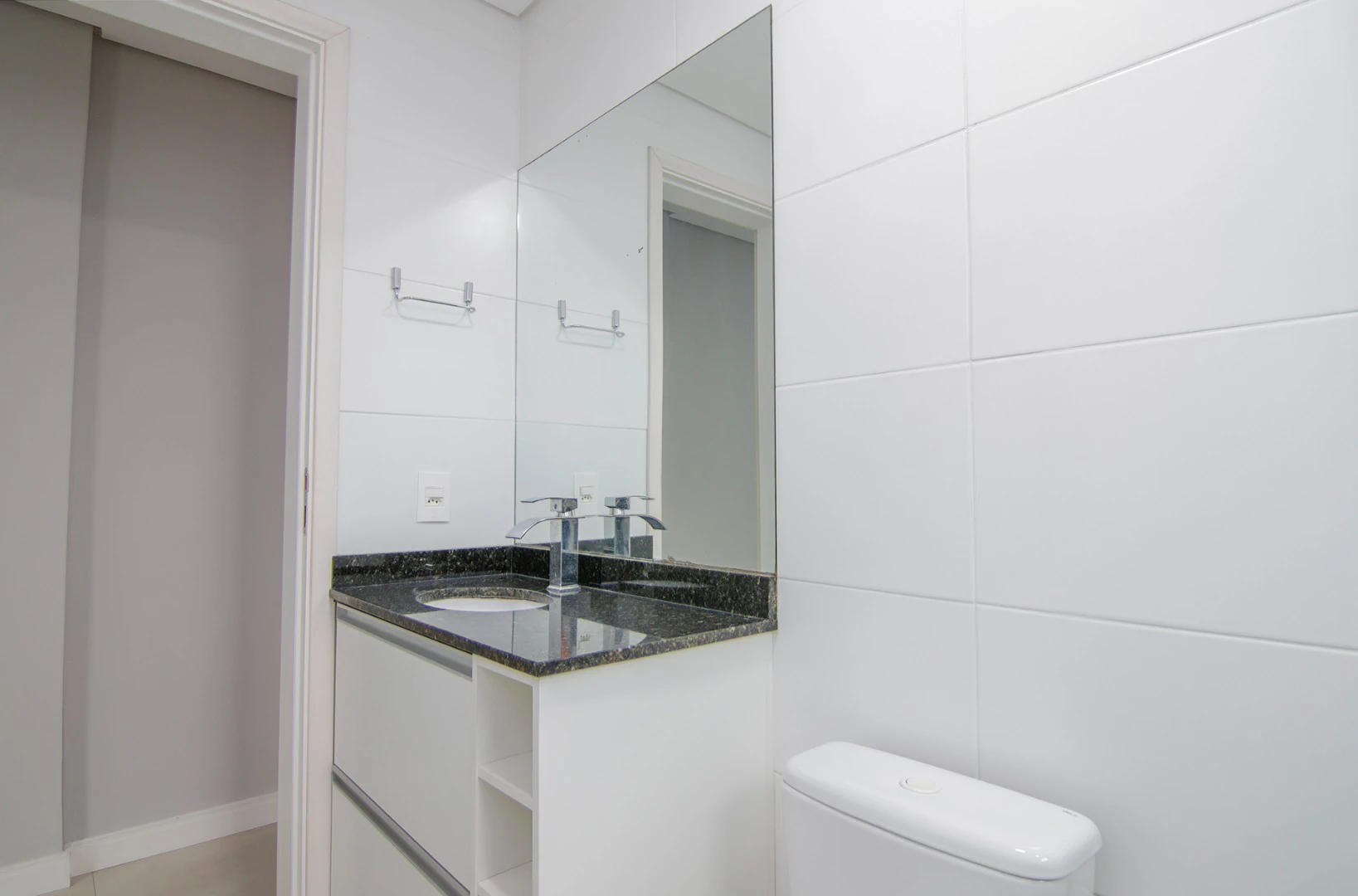 One-bedroom apartment with a washing machine in Curitiba — photo 25