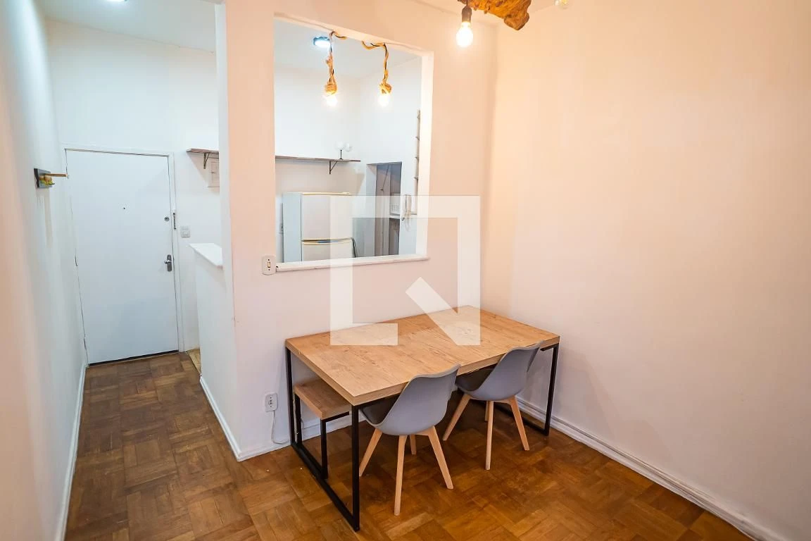 One-bedroom apartment with wood or laminate floors — photo 19