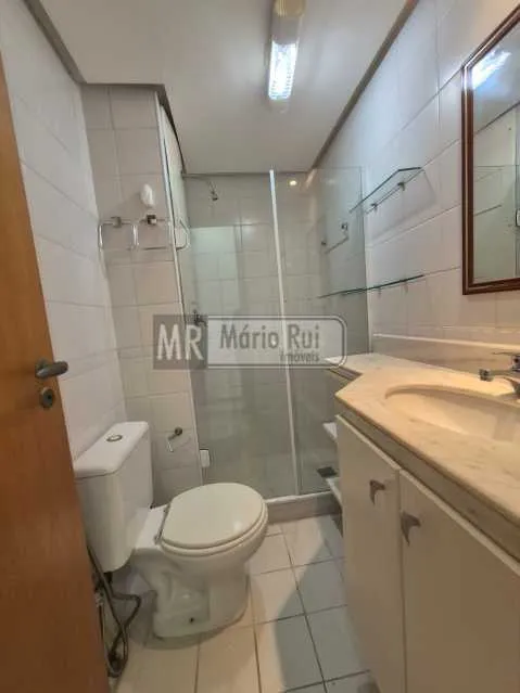 4-bedroom apartment with a closed-off kitchen — photo 15