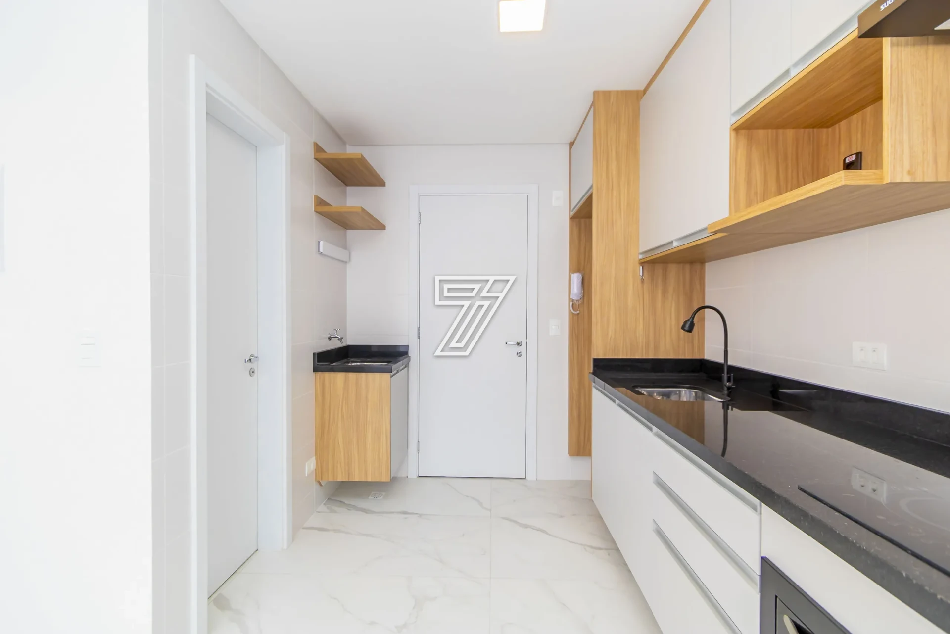 43 m² duplex loft with an open-plan kitchen — photo 4