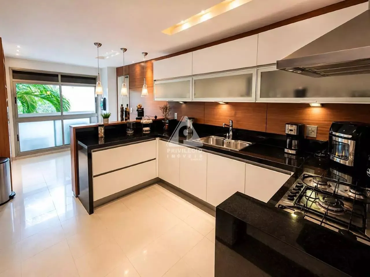 Apartamento mobiliado com 4 quartos e 5 banheiros — photo 21