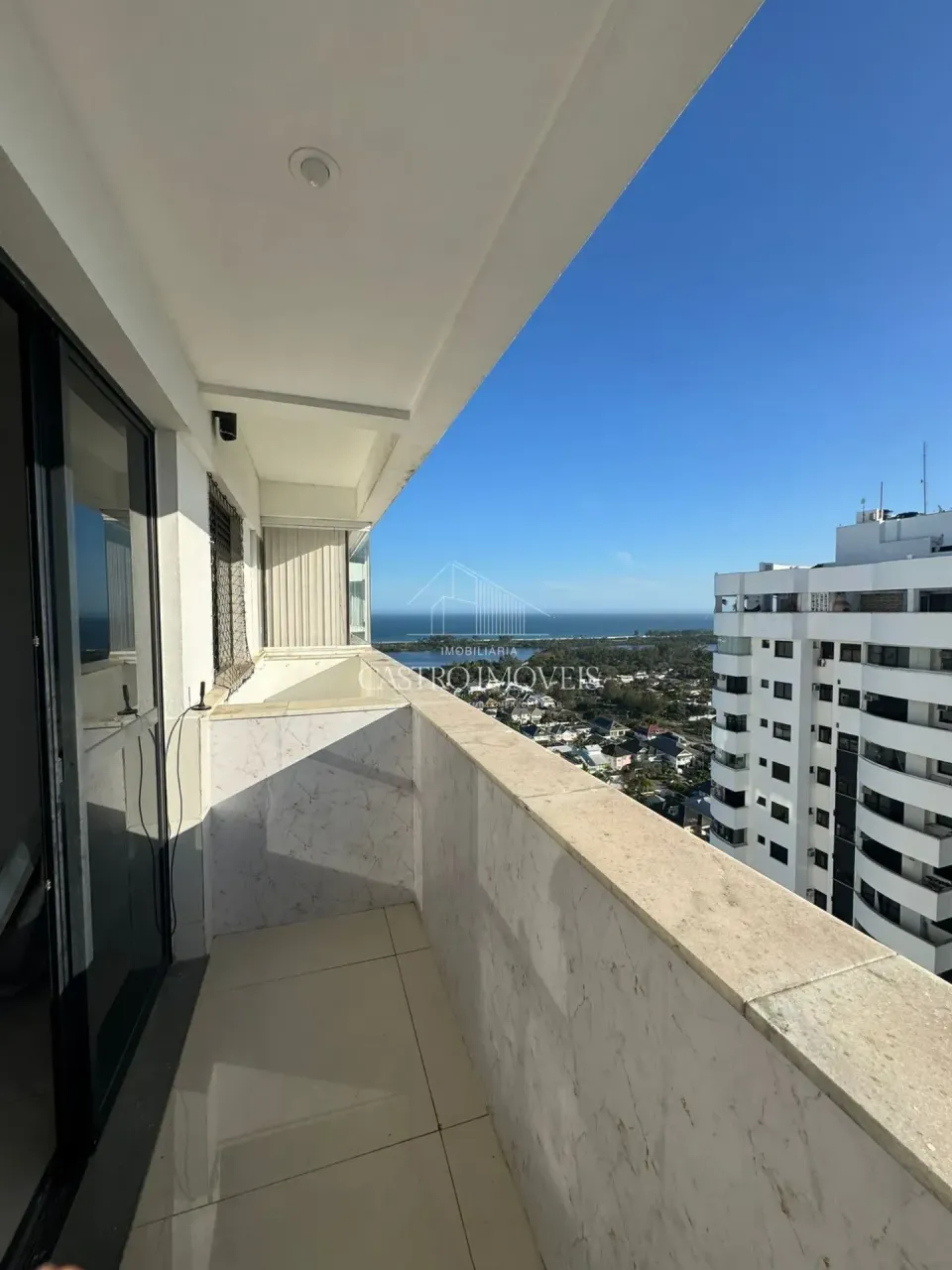 3-bedroom penthouse with 184 m² — photo 12