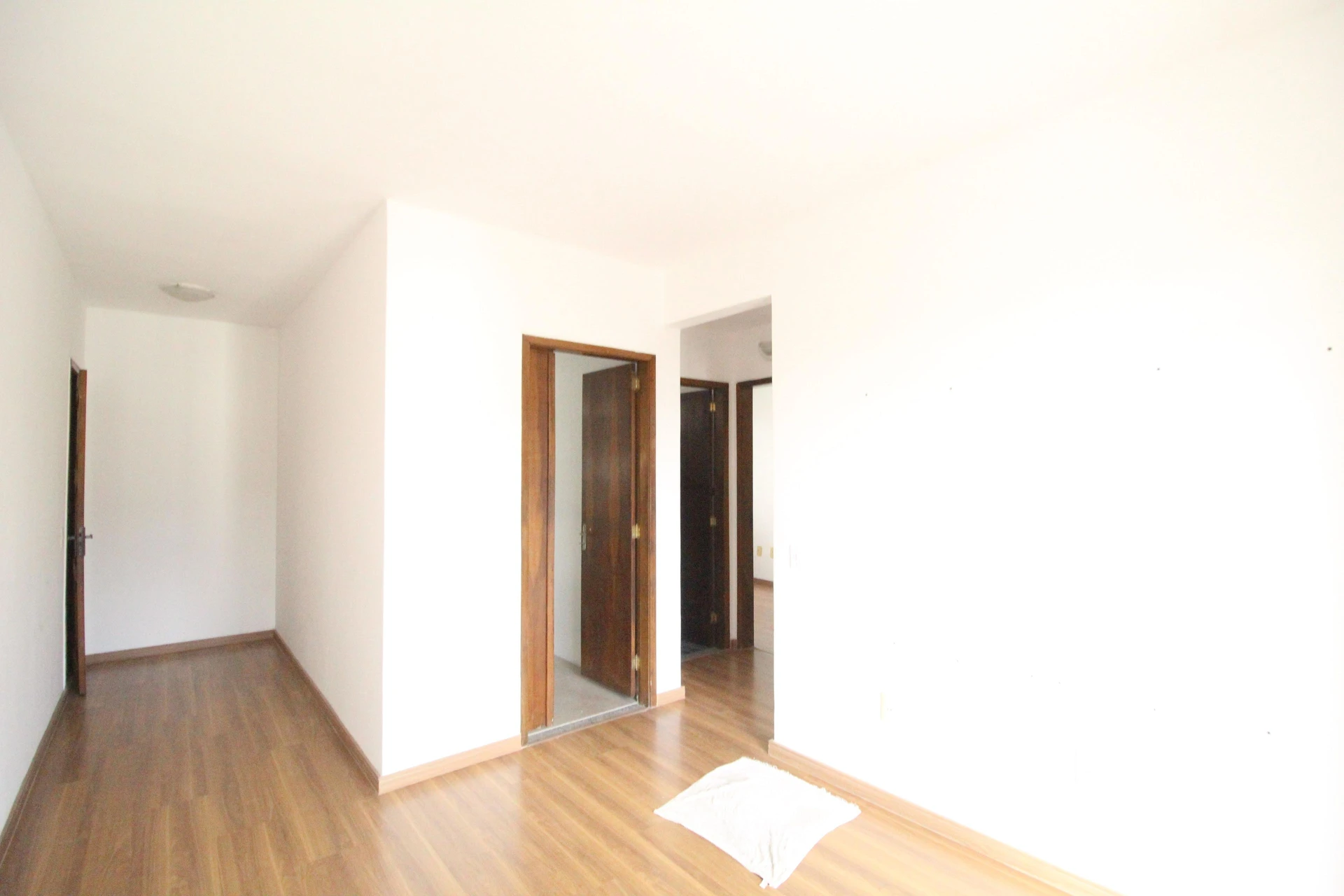Apartamento sin muebles con 3 dormitorios y jardín privado — photo 41