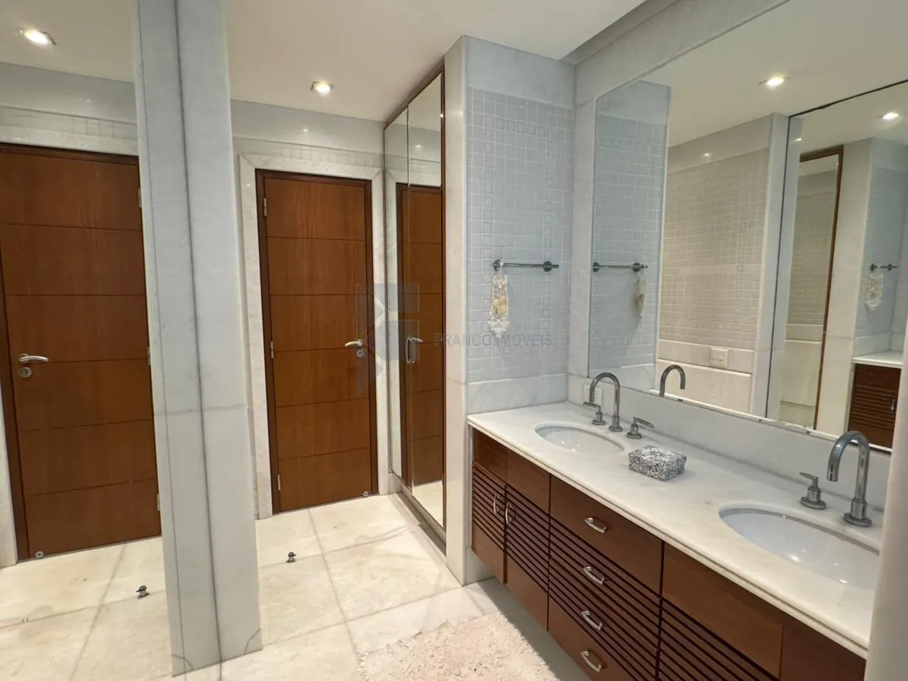 4 quartos e vista para a água: apartamento de 380 m² — photo 16