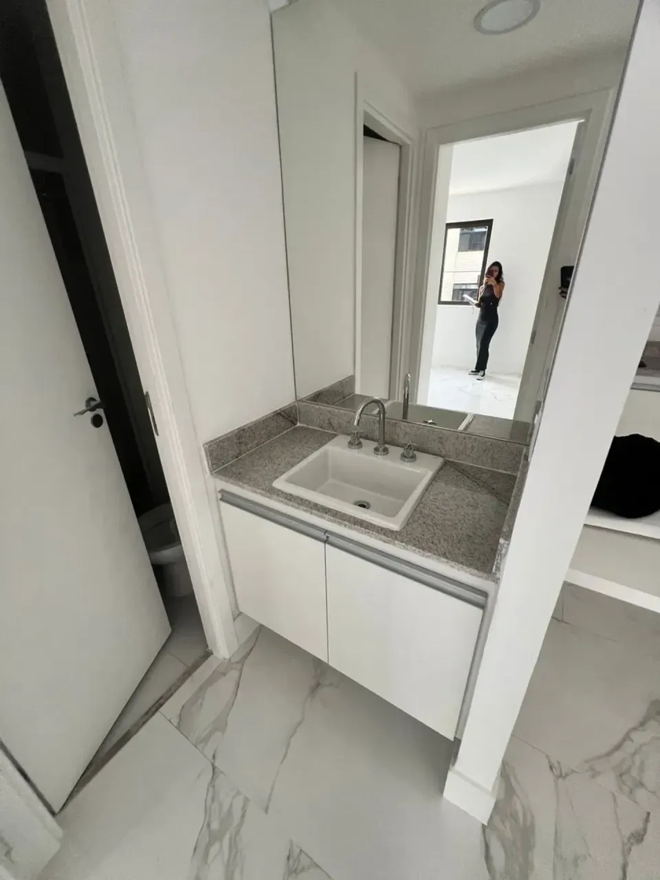 1-bedroom apartment with balcony and gas stove kitchen — photo 9