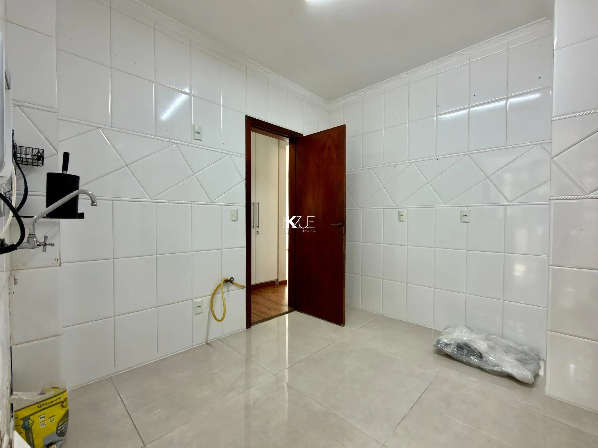 Furnished apartment with 4 bedrooms and 4 baths, 190 m² — photo 24
