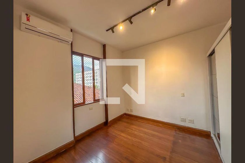 Apartment, 275 m², with a walk-in closet — photo 3