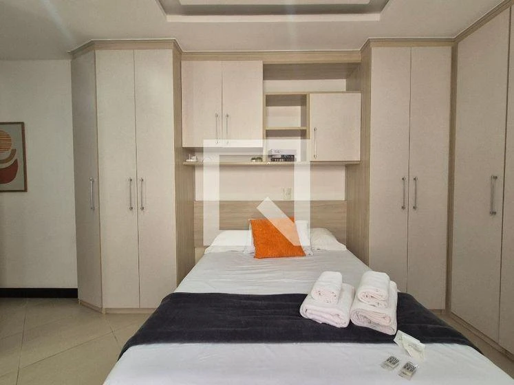 Furnished apartment, 180 m², with a glass-enclosed balcony — photo 15